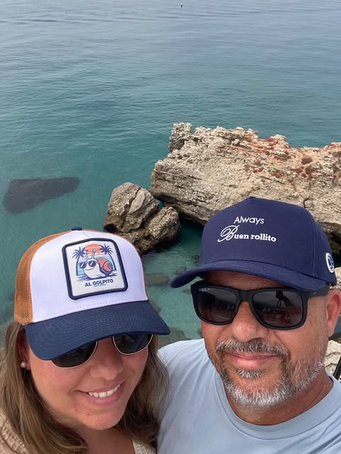 𝘾𝙖𝙣𝙖𝙧𝙞𝙚𝙙𝙖𝙙 𝙙𝙚𝙨𝙙𝙚 𝘼𝙣𝙙𝙖𝙡𝙪𝙘í𝙖

Isabel Mazuelos nos manda estas fotos con dos de nuestros modelos de gorra desde el pueblo donde se rodó Verano Azul 💙🌊🚴‍♂️

📌Nerja

#ElaboradoAquí