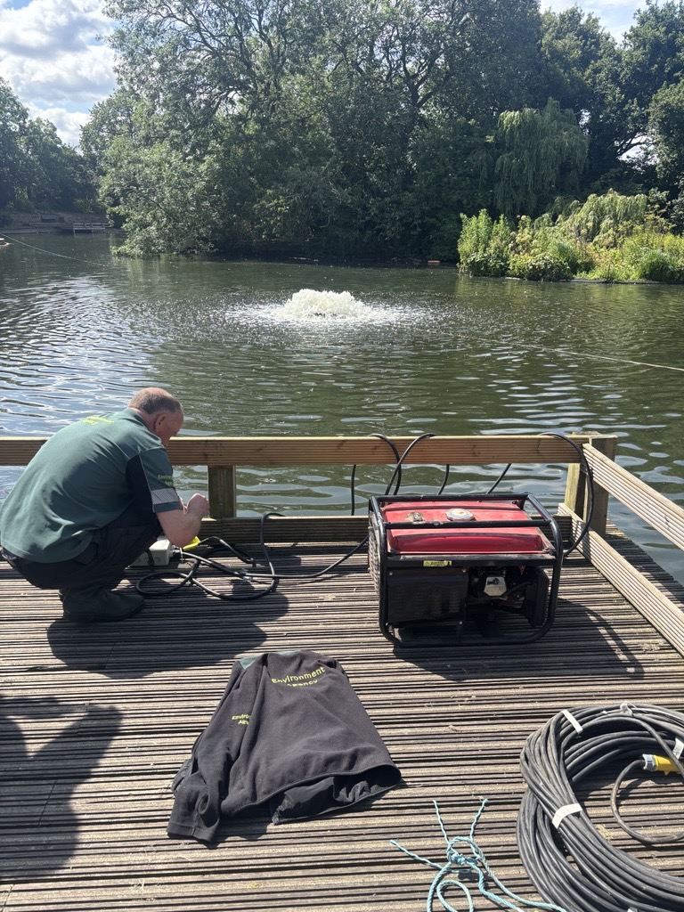 EnvAgencyYNE's tweet image. On 01/07 we attended Rossmere Park lake and discovered over 100 dead fish, so we deployed an aerator to increase dissolved oxygen levels. Since then, there have been no reports of dead fish in the lake.
If you see fish in distress report it to our incident line on 0800 807060.