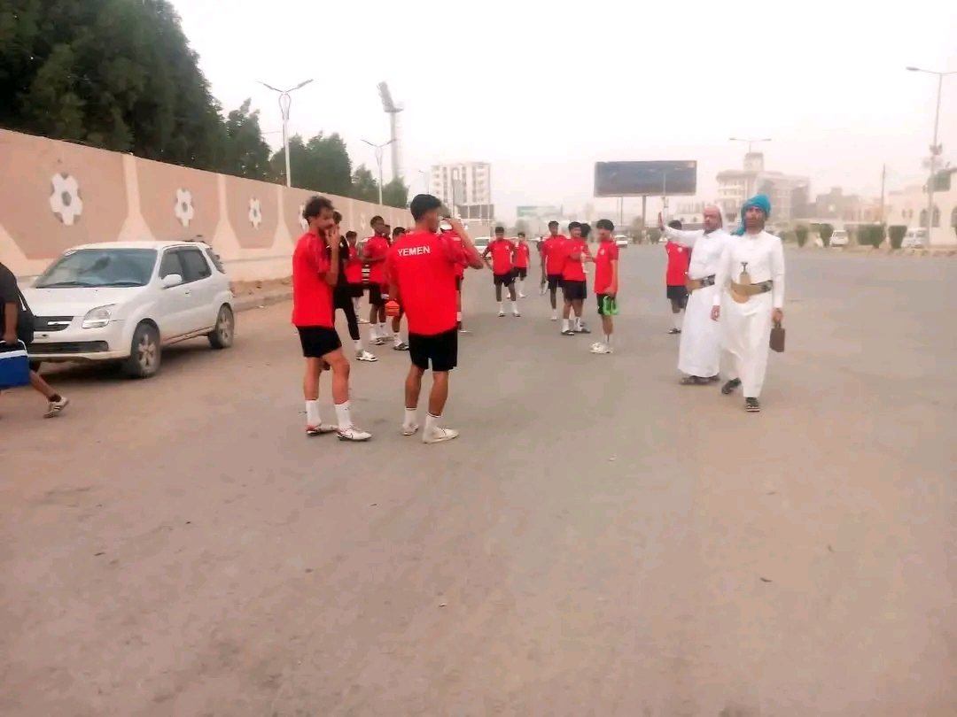 الله المستعان يتم طرد المنتخب من ملعب التدريب وأثناء التدريب والمنتخب يستعد للمنافسات القادمة 
طرد المنتخب اليمني الأولمبي من ملعب مأرب اثناء التدريب
هل هذا صحيح