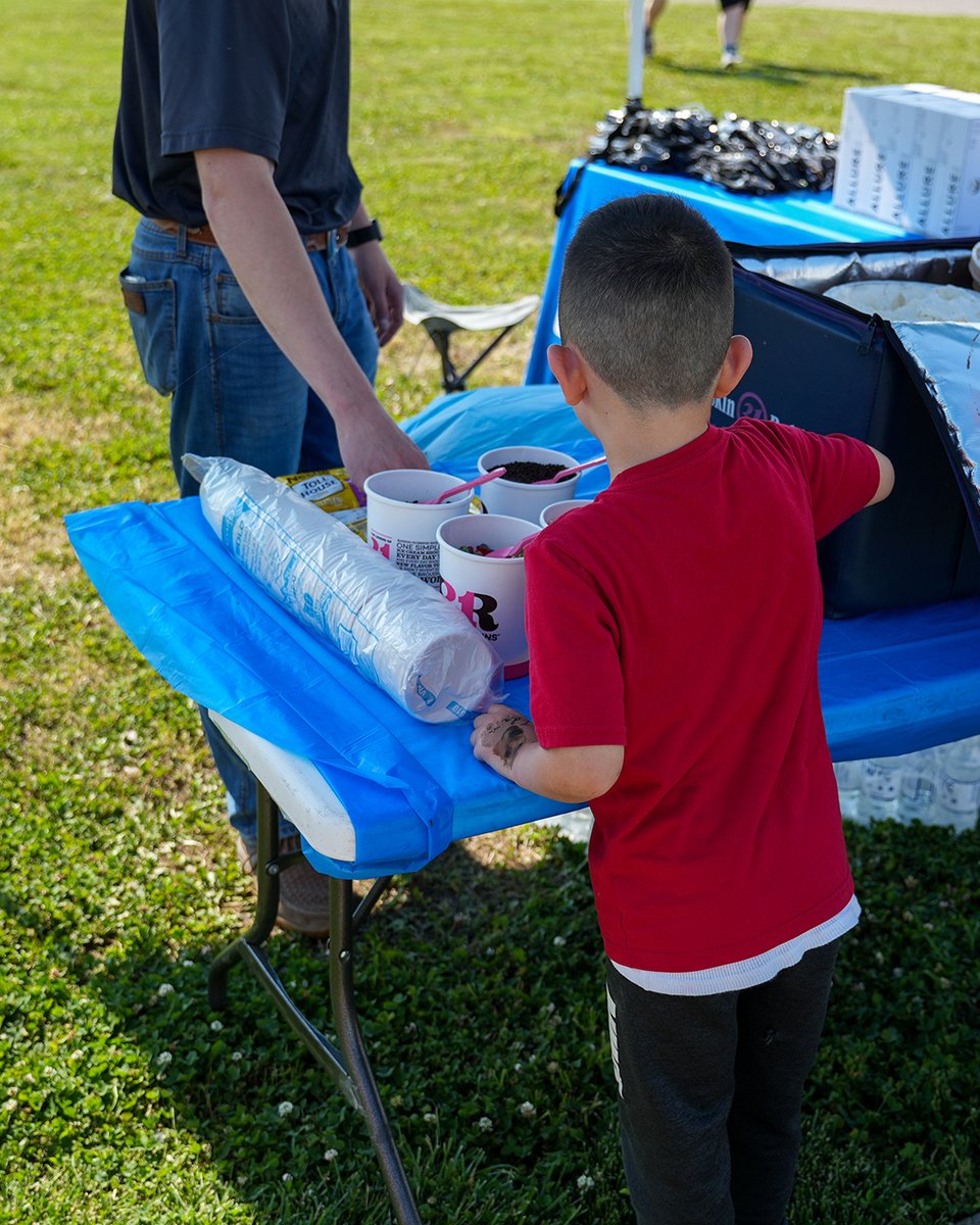 Who can say no to free ice cream? The folks at member company @WTC Fiber recently helped their community beat the heat, scooping up delicious ice cream at Northeast Community Park. Too cool! 

x.com/wtcfiber/statu…