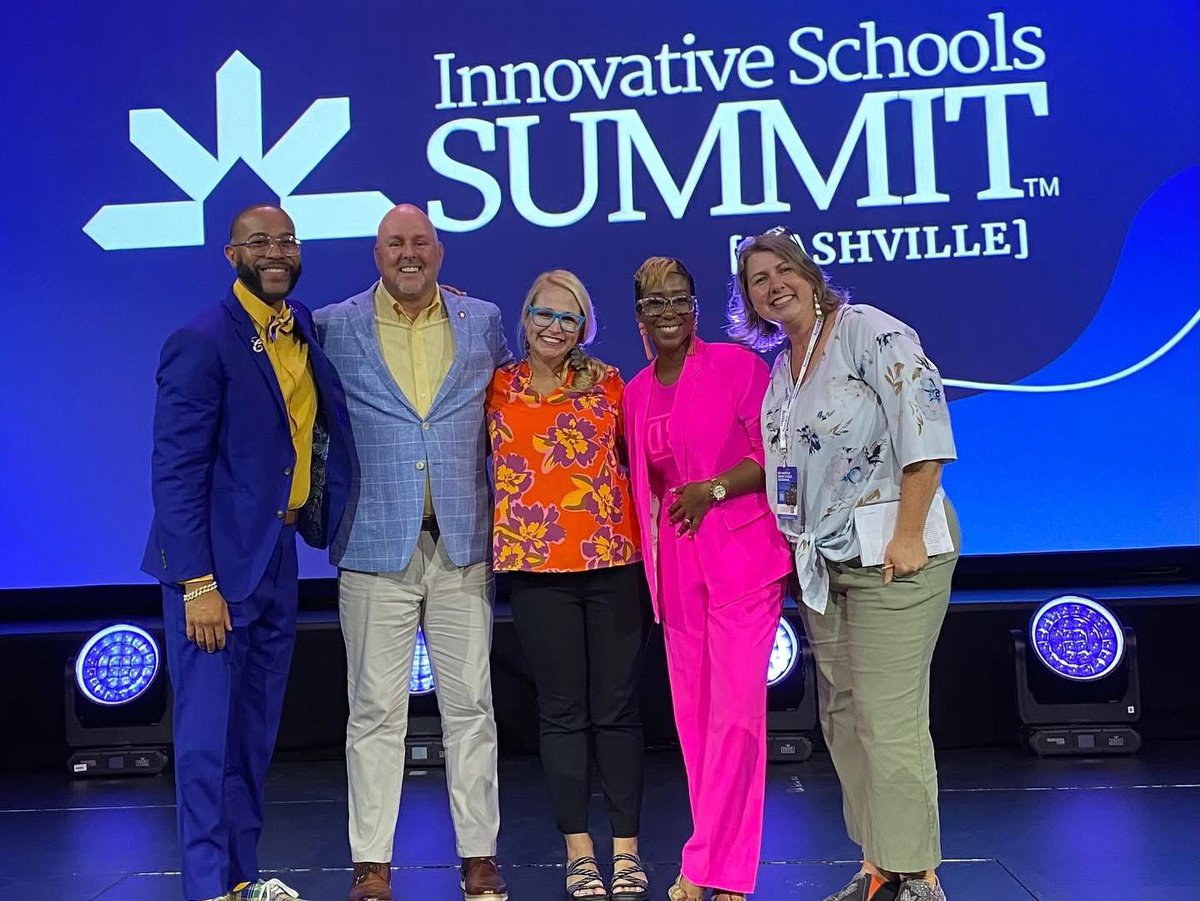 DrLMNelson's tweet image. “Attitude of Gratitude” has become a way of life! I am forever humbled to get the opportunity to operate in my purpose and serve others.
I don’t take one single interaction for granted! We SOLD OUT of BOSS MOVES at the conference book store and met some awesome EDUROCKSTARS…