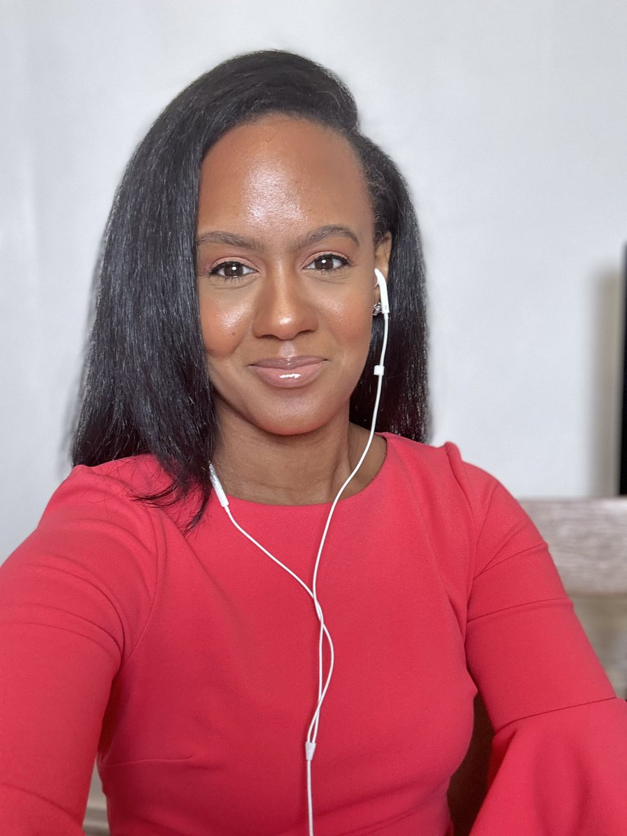 themodpun's tweet image. I’m shaping up to be one of the most accessible people in politics in Illinois. I want to be the congresswoman that people message or call and KNOW that I’ll respond to address their concern.
I don’t want to be what @rep_jackson is. Unreachable, hardly here and shielded because…