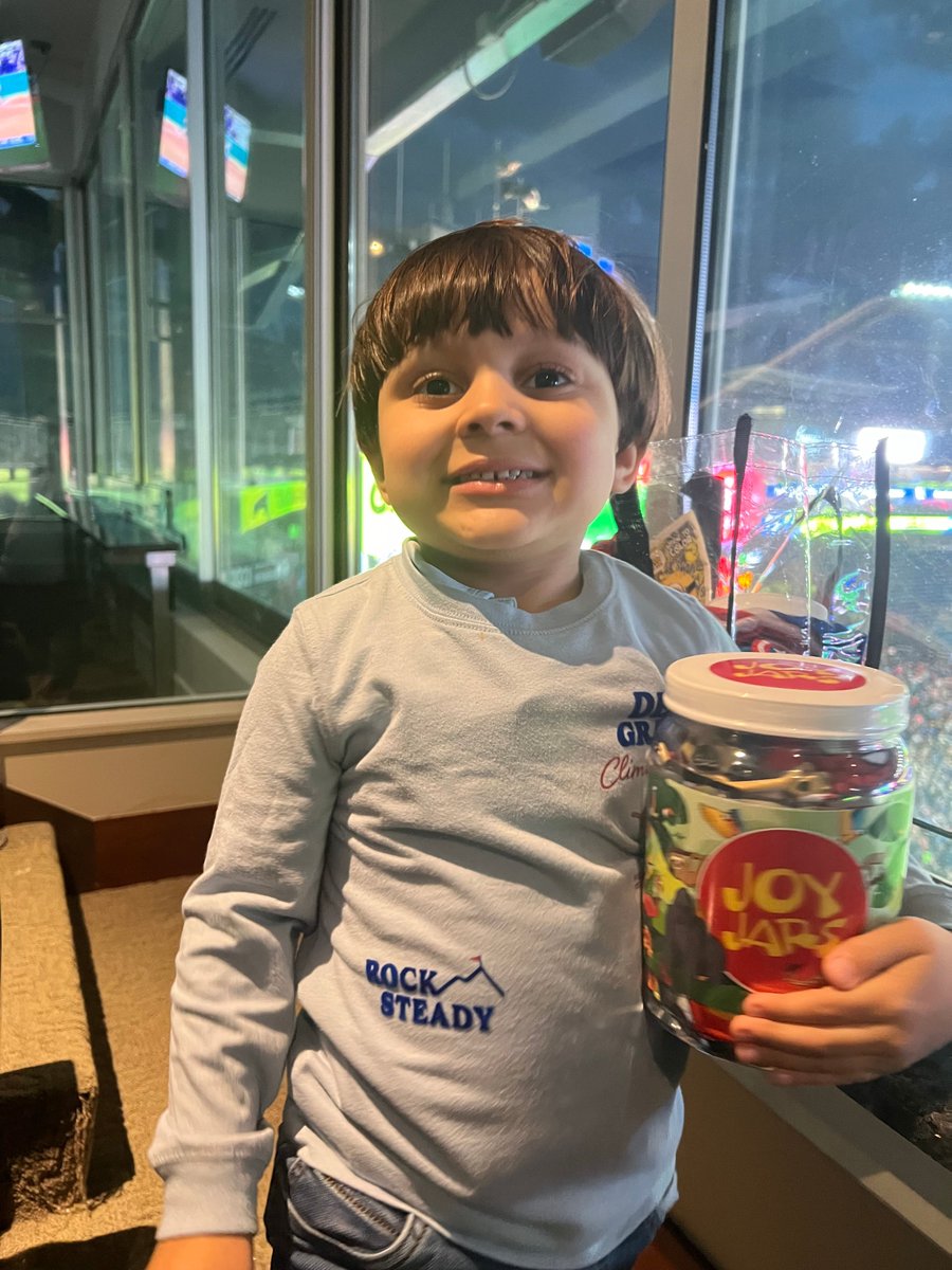 TeamNEGU's tweet image. 💚 Show Benjamin BIG NEGU Love! A brave 3-year-old from MA battling cancer. His spirit shines bright as he enjoys playing soccer, making music, and watching Paw Patrol. His favorite color is green! 💚⚽🎶🐾. Let’s unite to shower this little warrior with love and strength. #NEGU