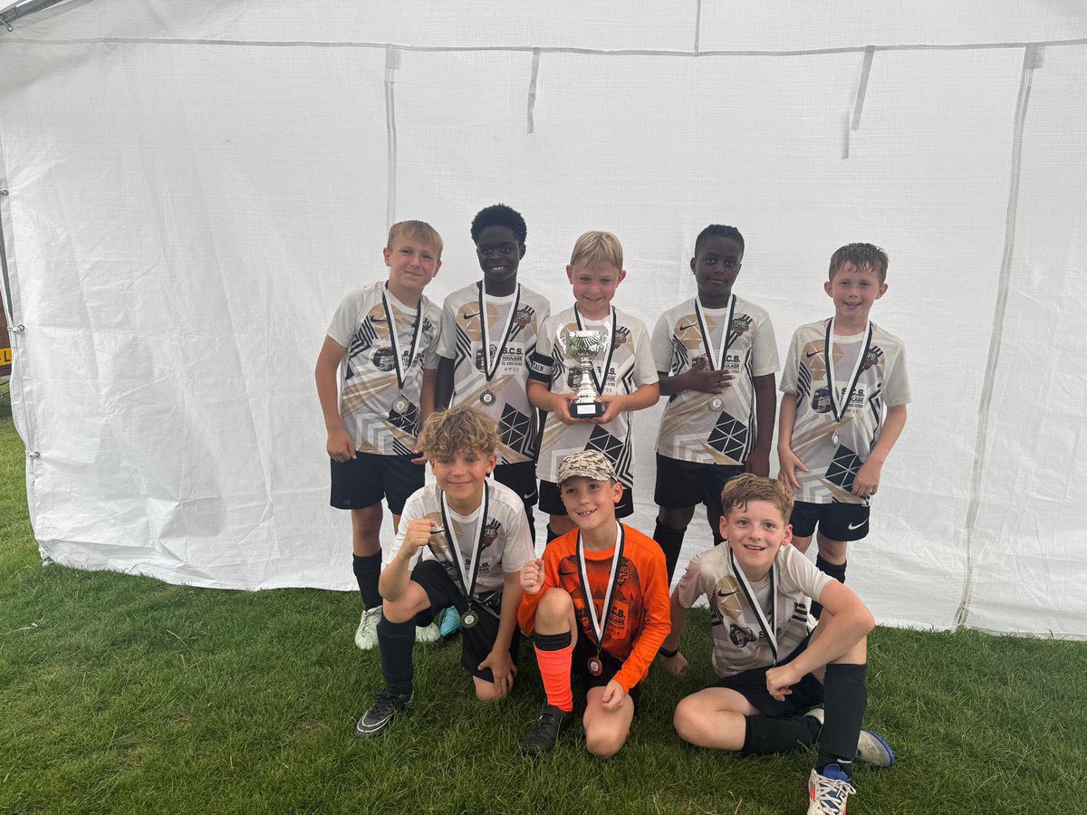 Teamgrassroots_'s tweet image. #EndOfSeasonShoutout to NN29 Titans of Podington Under 10’s. They have played in 5 tournaments this year winning 3, losing in the final of another and a semi final defeat on penalties in the other one. These boys have only been playing together for 6 months following players…