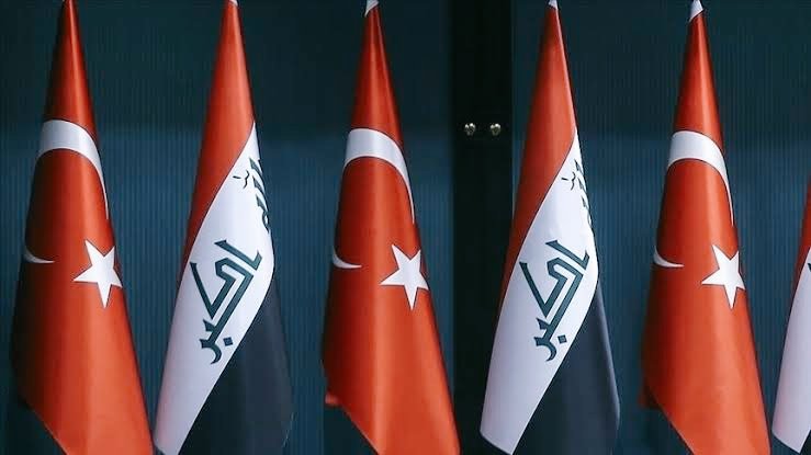 ماذا يعني إلغاء الاتفاق النفطي من قِبَل تركيا 🇹🇷 مع العراق 🇮🇶؟

ببساطة:

🔴 الإتفاق تم إجراءه بين بغداد وأنقرة عام 1973 لتصدير النفط العراقي عبر ميناء جيهان التركي.

🔴 بالسنوات الماضية، النفط كان يُصدّر عبر الأنبوب العراقي التركي لصالح اقليم كردستان، أي أن العائدات كانت تحوّل
