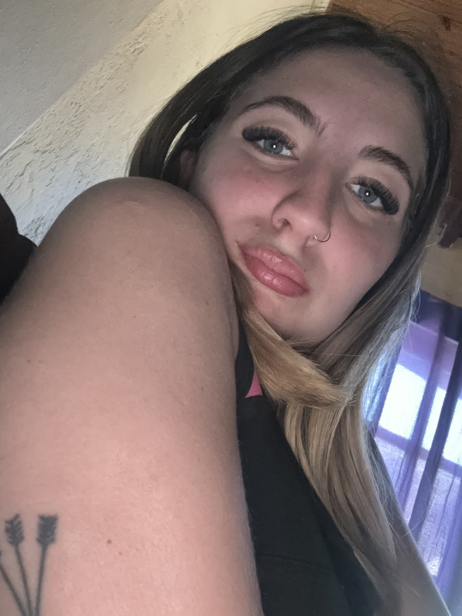 MandyyMemess's tweet image. Started my morning with a walk through sleepy Indiana streets… now just waiting for something (or someone 👀) to make my day a little more interesting. Got plans later? Slide into my DMs, I don’t bite… unless you’re into that 😘❤️
