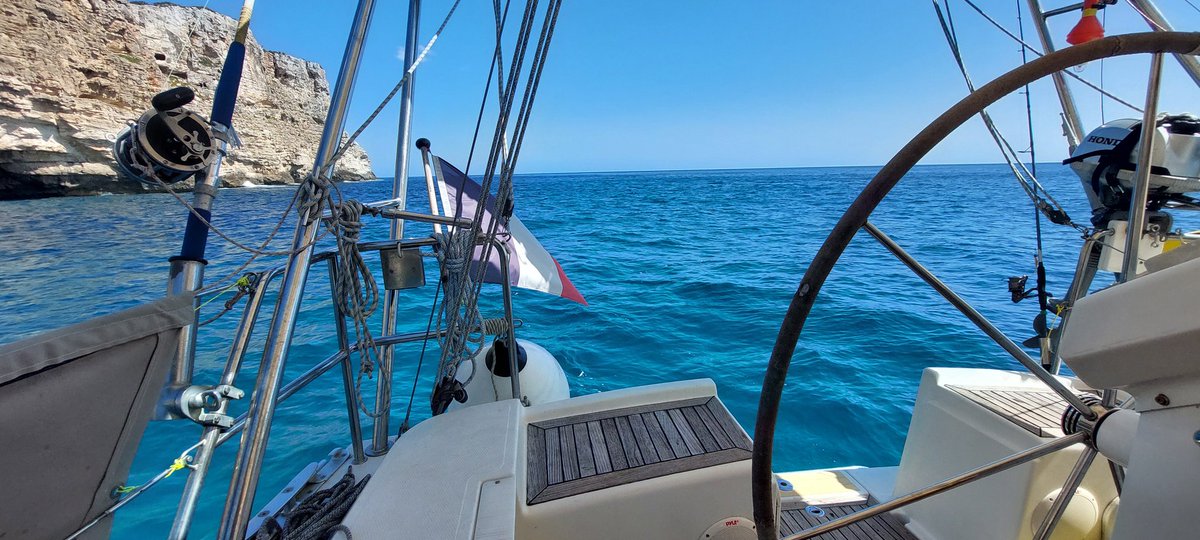 Sailing around Minorca, shooting session is coming!