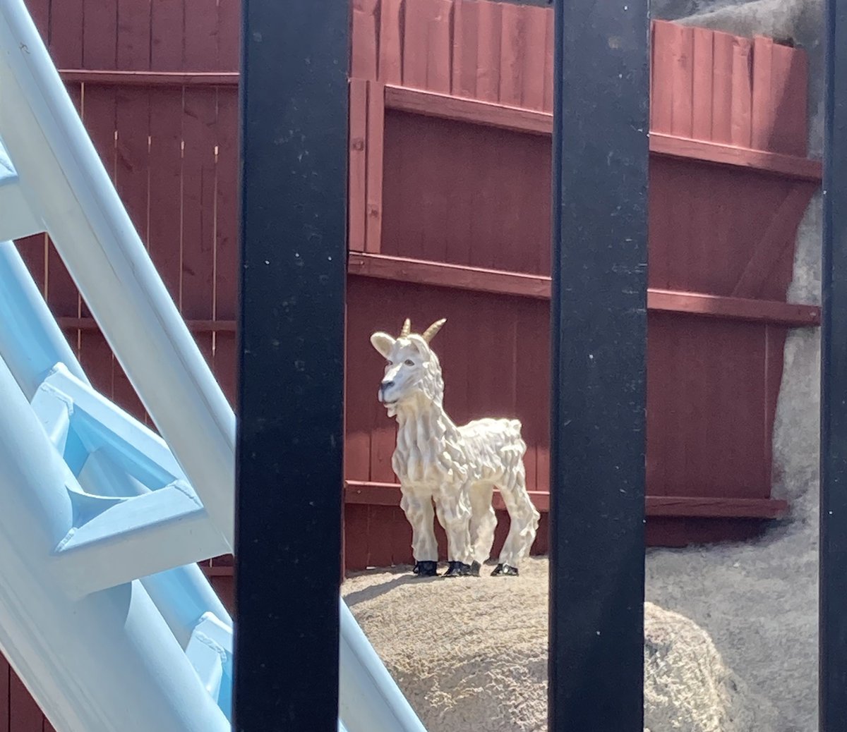 FUNFoodBlog's tweet image. AlpenFury at Canada's Wonderland has a GOAT...what shall we name him?