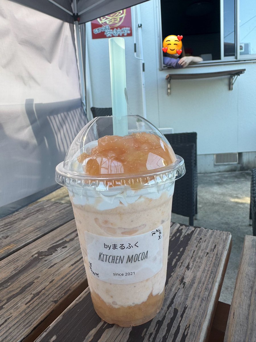 tkocombo's tweet image. 都幾川で川遊びした後、まるふくkitchenさんへ!
桃スムージー、マンゴースムージー、チョコバナナスムージーを家族みんなでシェア!
メチャクチャ夏日だったので冷たいスムージー最高でした!
フリフリポテトも美味しかったです!
自家製かき氷を心待ちにしておりますぞ!