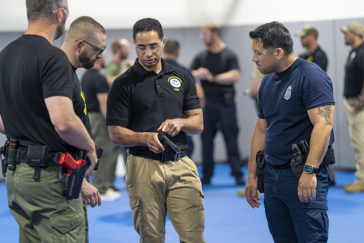 CBPLESCXD's tweet image. A LESC Less-Lethal Training Branch Instructor teaches Taser familiarity to @CBP officers and agents attending LESC's Less-Lethal Instructor Training Program (LLITP) class 2508 who are here for 3 weeks to become certified CBP Less-Lethal Instructors. #LearnAboutLESC