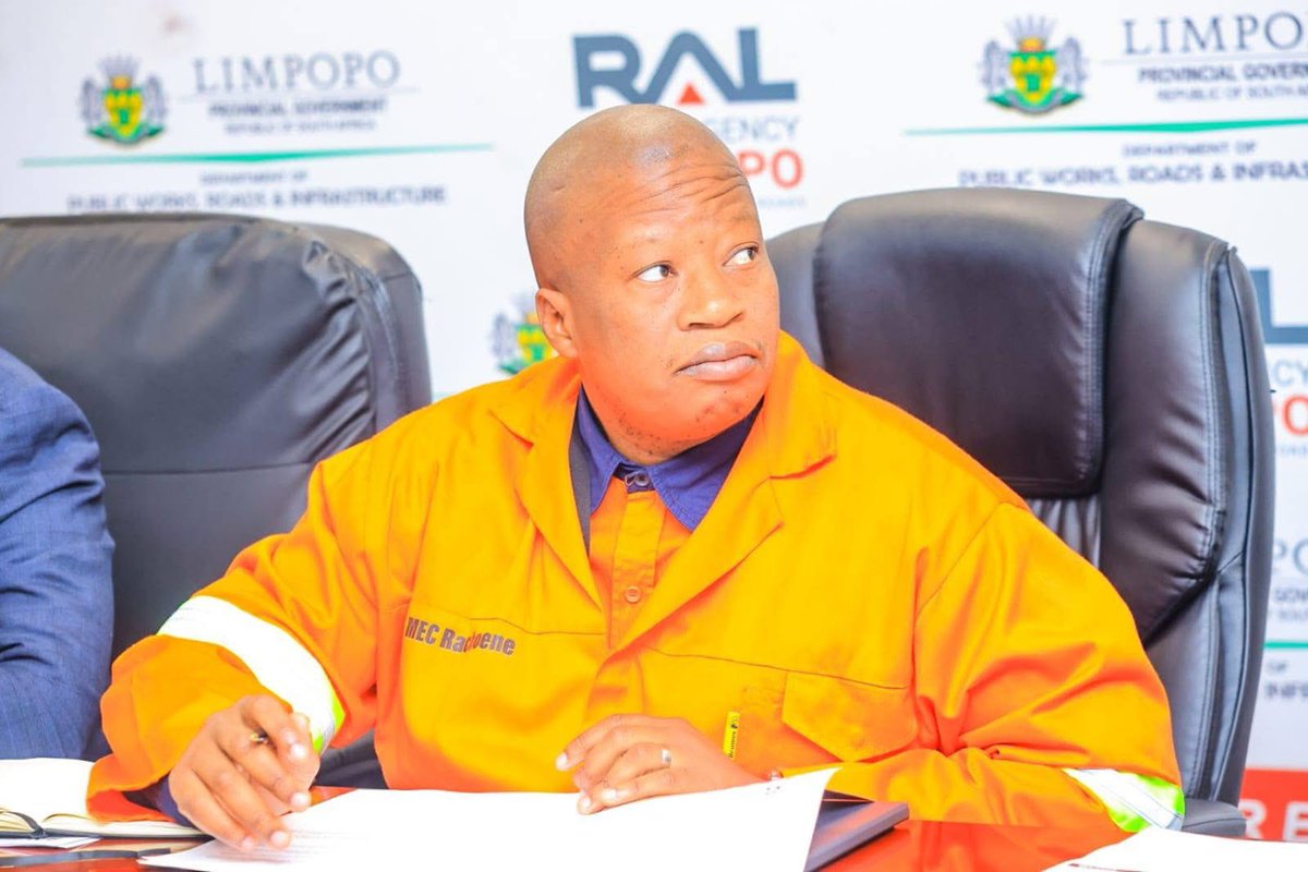 TellTheTruth_SA's tweet image. Today’s #StakeholderTuesdays saw MEC Tony Rachoene leading three key engagements to address service delivery challenges across Limpopo.

The MEC met with Collins Chabane Municipality, Mokgalakwena Local Municipality, and Thabazimbi Municipality leaders to discuss infrastructure…