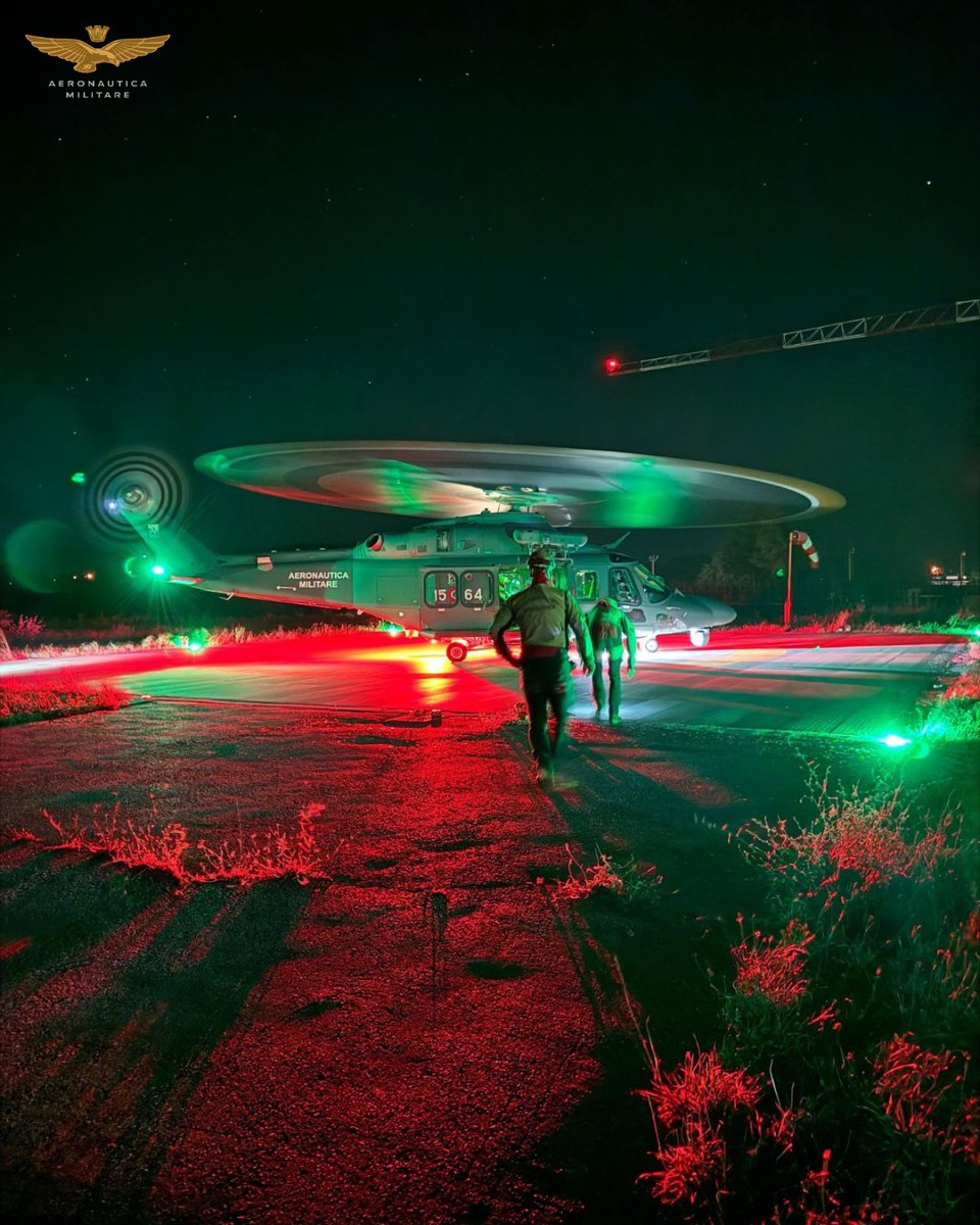 ItalianAirForce's tweet image. Nella tarda serata di ieri un HH-139B dell'85° Centro SAR del 15° Stormo dell'#AeronauticaMilitare è decollato da Pratica di Mare (RM) per recuperare due alpinisti bloccati sul Pizzo di Moscio (RI). La missione è stata condotta in sinergia con il @cnsas_official