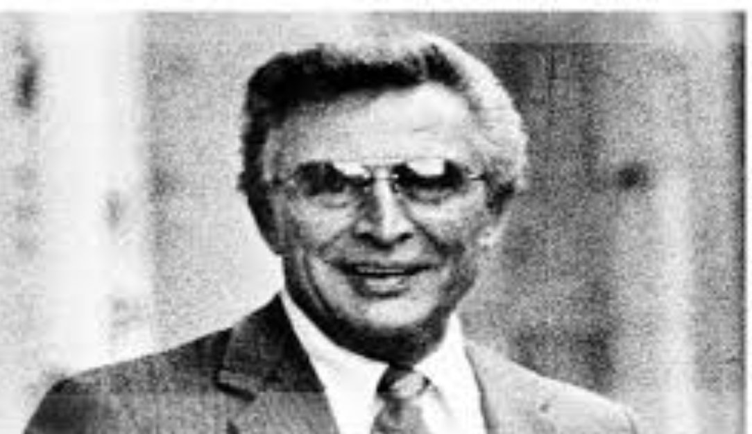 RalstonReports's tweet image. Good morning from The #WeMatter State.
On this day in 2008, Carl DeLuna died in Kansas City. DeLuna was a key figure in the 1970s Strip skimming scandals. He once came to Vegas, met with front man Allen Glick in mob lawyer Oscar Goodman's office.
Days until 2026 election: 471