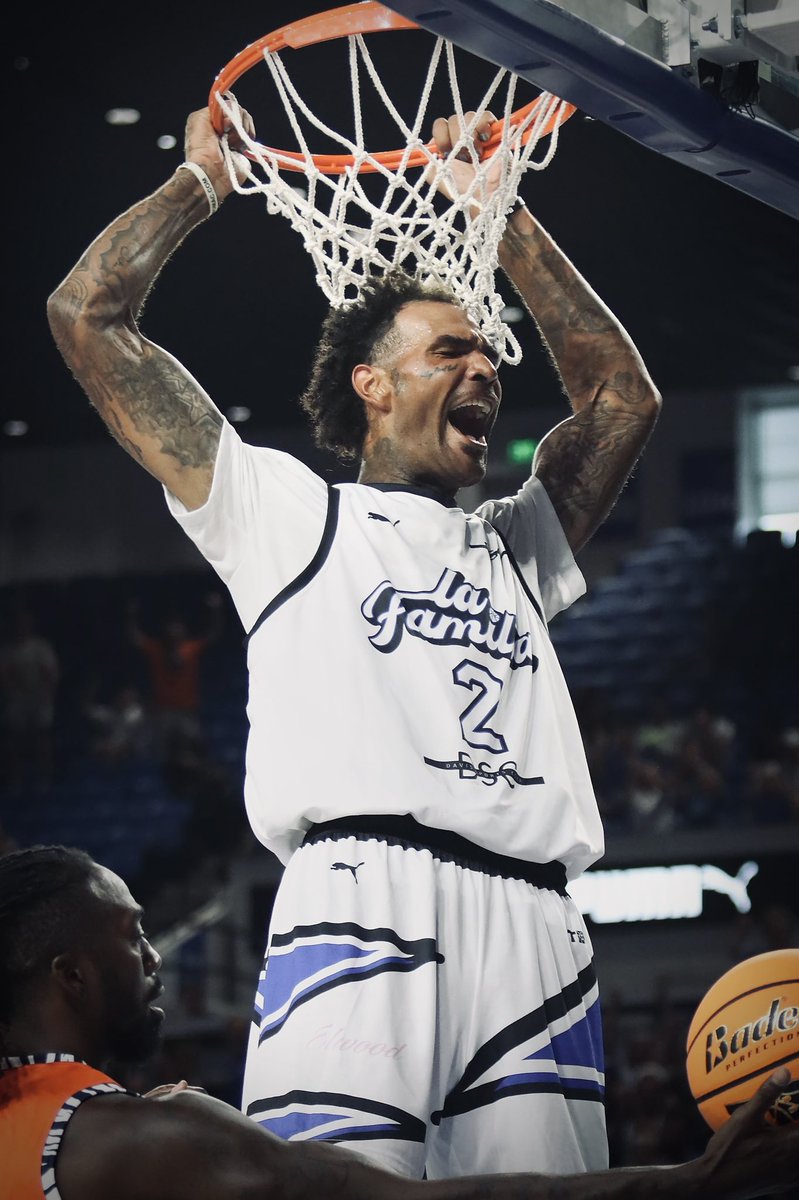 acrphoto's tweet image. Yesterday definitely had a little bit of that Memorial magic. Archie Goodwin sealed it to send La Familia to the TBT Round of Sixteen.