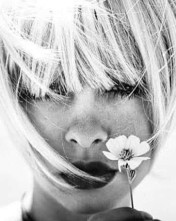 lucia davi (@davlucia) on Twitter photo Le parole feriscono,oppure leniscono
Dovremmo tutti imparare ad usarle meglio
P.Crepet
#DiarioDiBordo
#CasaLettori
<a href="/DonFabrizioC/">Fabrizio Corbera</a>
<a href="/DirTecno/">Antonio Dir Tecno</a>
<a href="/giug13/">giucor</a>
<a href="/fravella74/">Ave</a>
<a href="/ScaliseAntonio/">antonio Scalise</a> Le parole feriscono,oppure leniscono
Dovremmo tutti imparare ad usarle meglio
P.Crepet
#DiarioDiBordo
#CasaLettori
<a href="/DonFabrizioC/">Fabrizio Corbera</a>
<a href="/DirTecno/">Antonio Dir Tecno</a>
<a href="/giug13/">giucor</a>
<a href="/fravella74/">Ave</a>
<a href="/ScaliseAntonio/">antonio Scalise</a>