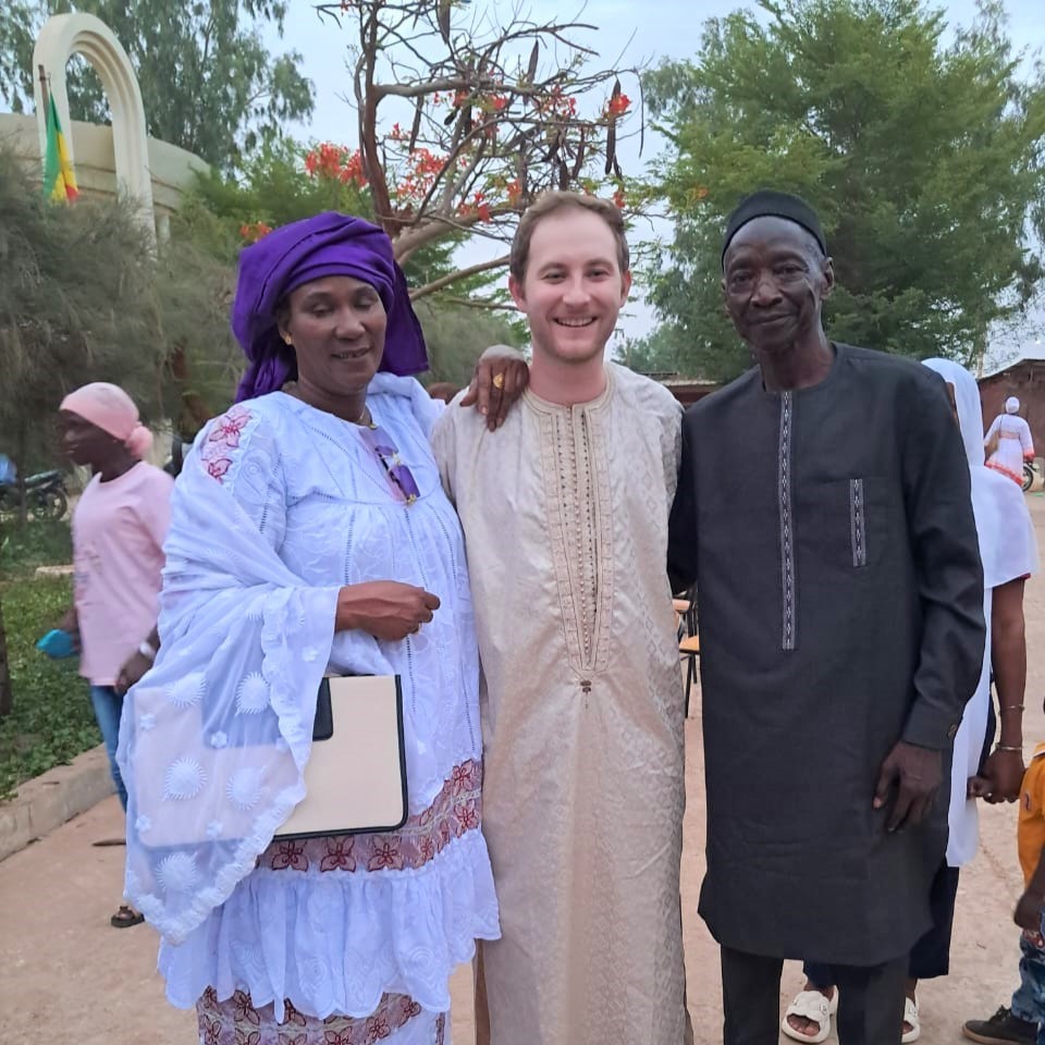 PeaceCorps's tweet image. As Peace Corps Senegal Volunteers wrapped up their 2-year service, the community gathered to celebrate their accomplishments.

Driven by the desire to understand, respect, and work alongside others, these Volunteers created lasting bonds of friendship and appreciation in their…