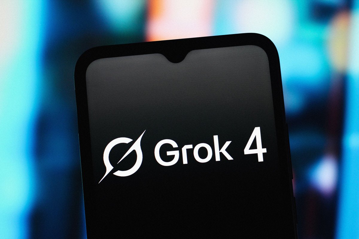 amXFreeze's tweet image. The GROK 4 you're using today is actually smarter than it was on launch day
xAI didn’t just release it and stop..
they’ve been quietly upgrading GROK 4 under the hood...
As a lot of you have already stated noticing those changes...
All of those updates are unknown to…