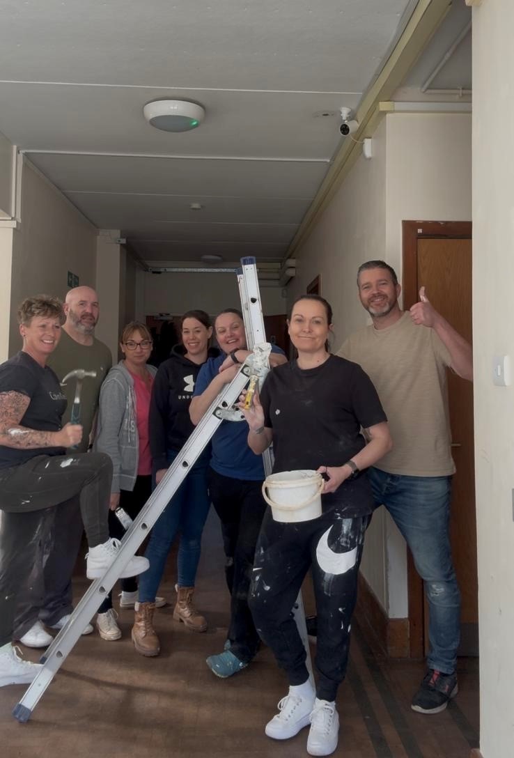SuffolkPolice's tweet image. Read how our Integrated Offender Management Team has rolled up their sleeves for some volunteering at a local community centre in Ipswich>orlo.uk/gXv8s