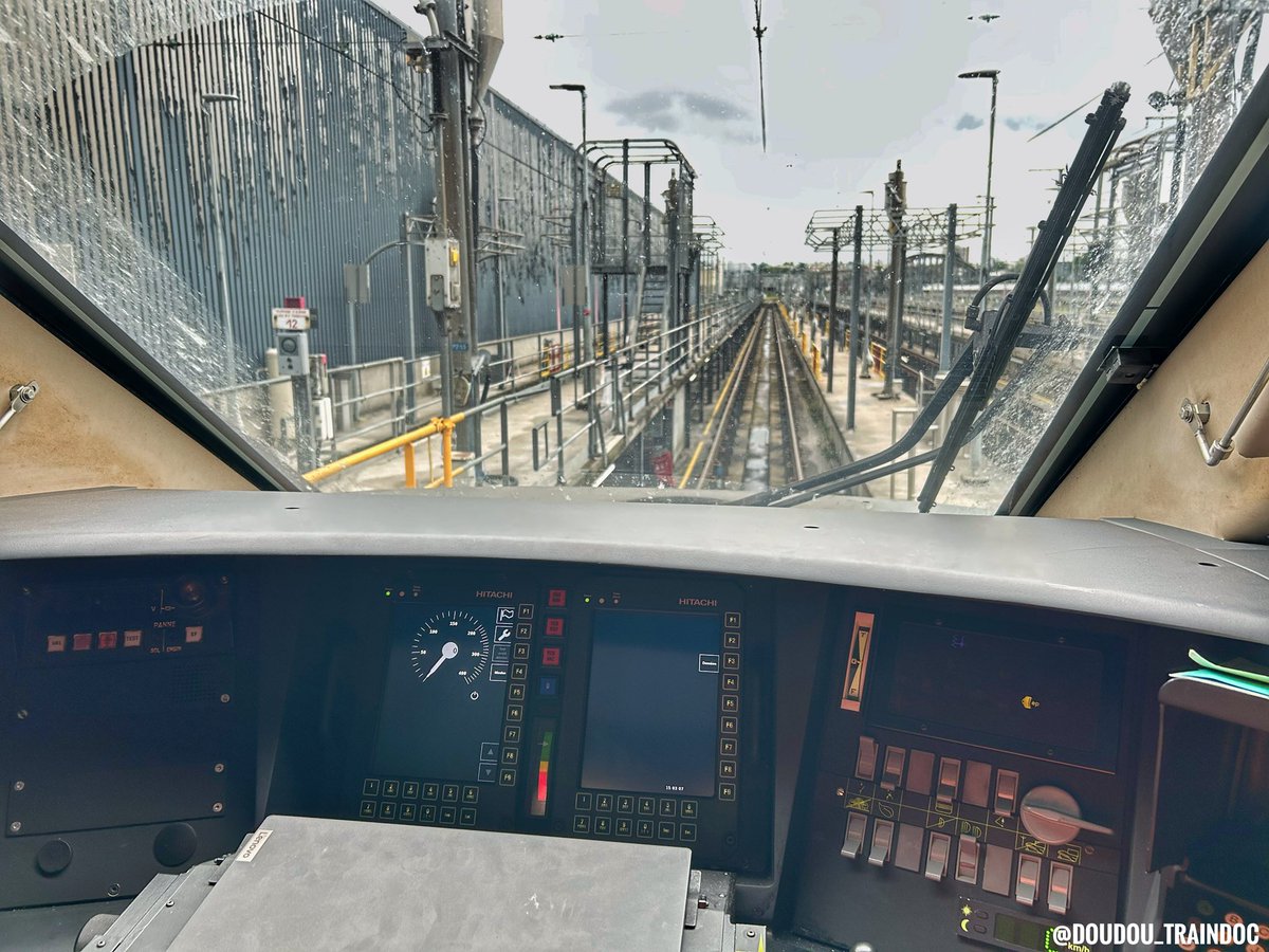 Doudou_TrainDoc's tweet image. Très beau mois de Juillovembre 🥹⛈️