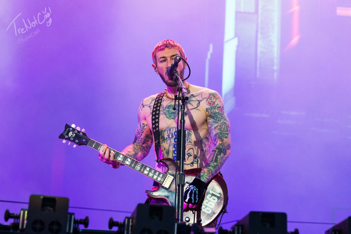 zackyposting's tweet image. hot girl summer 💅

© trenotc00l