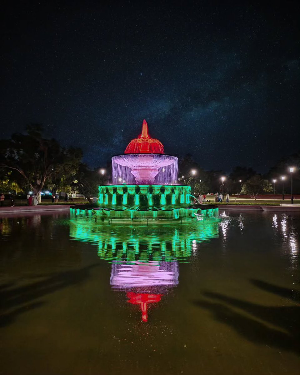 One Evening at Mighty India Gate..

#Photography #VisualsByAjeet