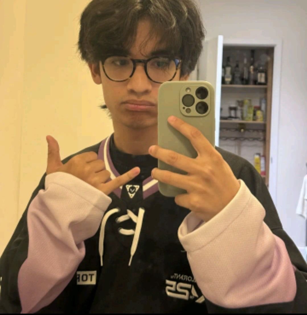 evrmredarthur's tweet image. mirror pics💗
#AMICOSselcaday
#MICOSESday
#agoraummico