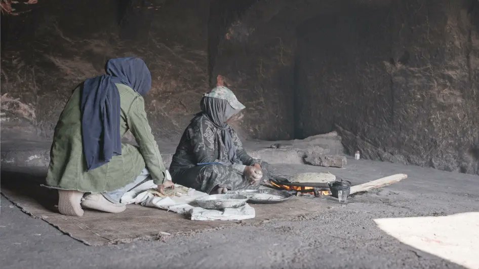ZayadinH's tweet image. New from @hrw: Jordanian authorities is forcibly evicting the Bedul Bedouin community from their historic homes in Petra — cutting water, suspending salaries, and detaining residents without charge. hrw.org/news/2025/07/2… @UNESCOJordan @UNESCO