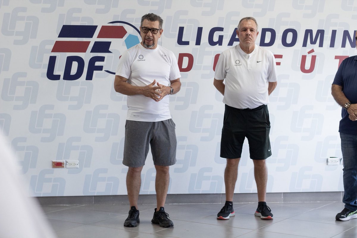Así cerramos el taller de licenciamiento de Concacaf para entrenadores de la LDF y LDF Expansión, realizado en nuestras oficinas. ¡Gracias a todos los que formaron parte! 🙌⚽

@concacaf @oficialfedofutbol 

#Ldf #Ldf2025