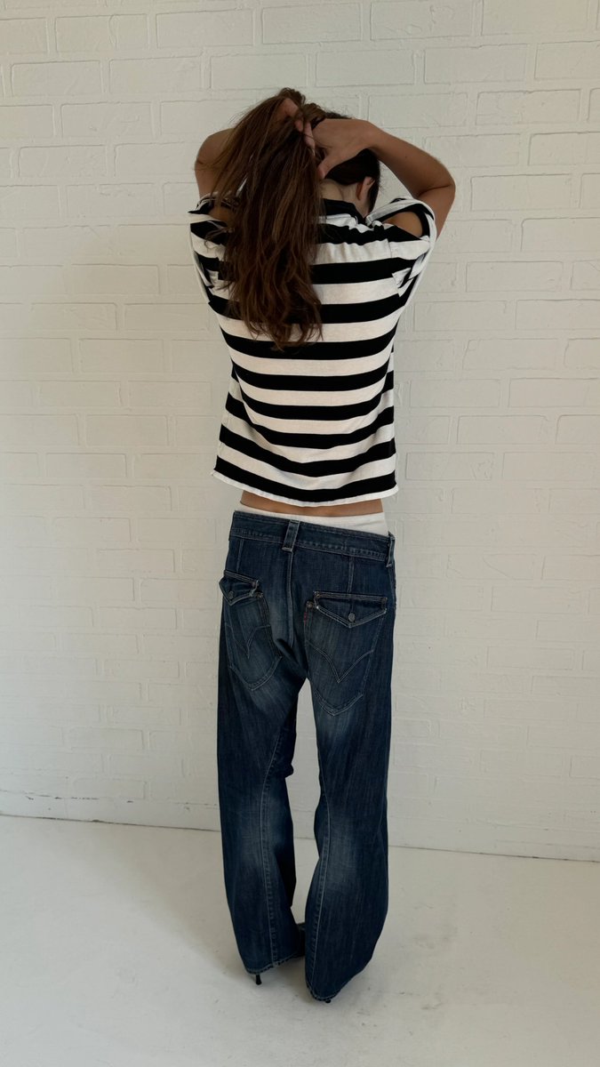 anndemeuleprada's tweet image. monday