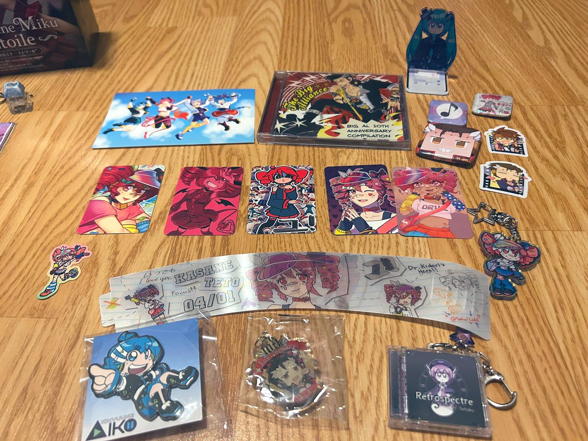 MonochroMenace's tweet image. Connecticon haul!! Huge thanks to MystSaphyr for giving me a bunch of Teto goodies 🥹💜