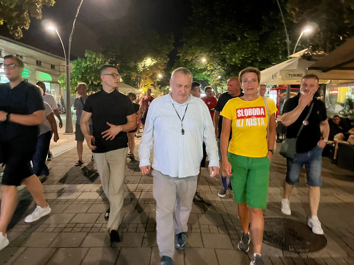 demokrate's tweet image. Bez straha u Šapcu.