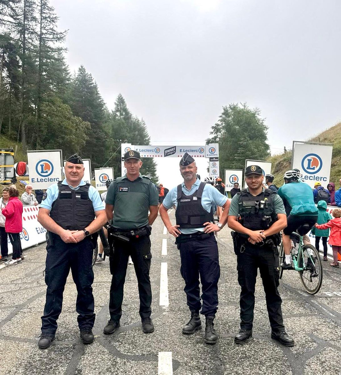 NavarraGC's tweet image. 🟢 Colaboramos con Gendarmería Nacional Francesa 🇫🇷
🟢 Prestamos servicios conjuntos en Francia, con motivo del Tour de Francia, compuestos por patrullas mixtas de la Gendarmería Nacional Francesa 🇫🇷 y Guardia Civil 🇪🇸