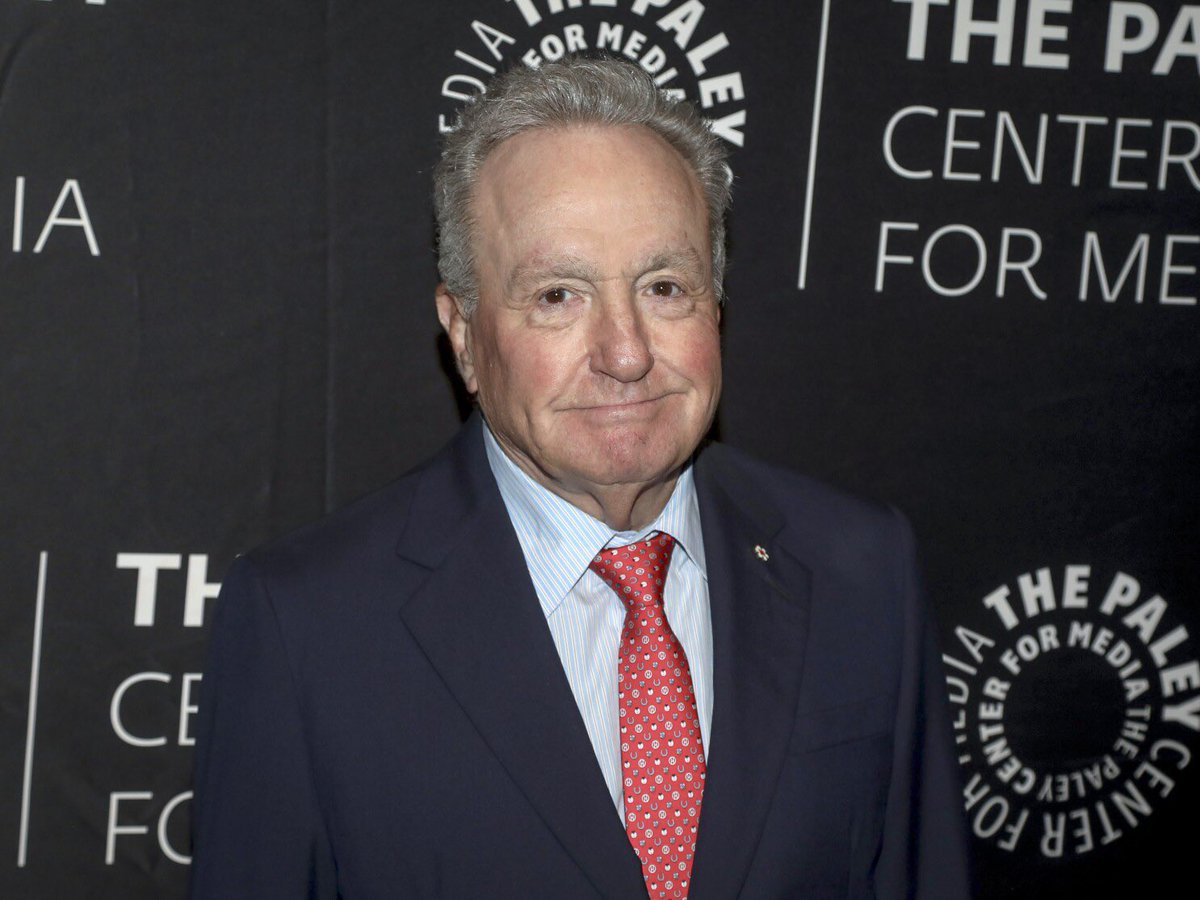 forlornmichaels's tweet image. you like my hair my ripped up jeans you like the bad lorne i got in me