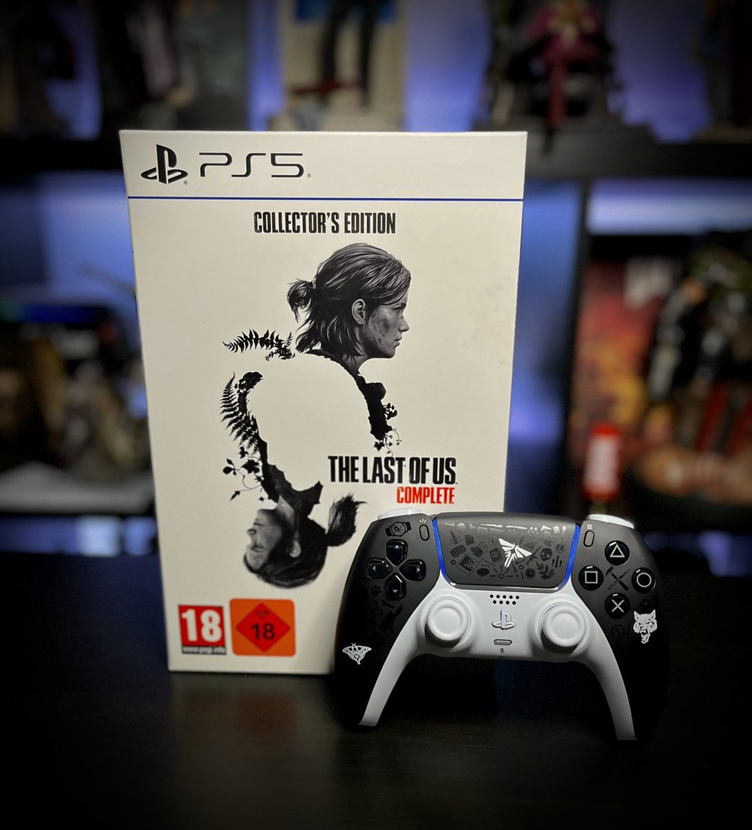 JustMeeVicky's tweet image. Absolutely in love with this artwork included from the new The Last Of Us Collector’s Edition!
#TheLastOfUs #PlayStation @PlayStationUK