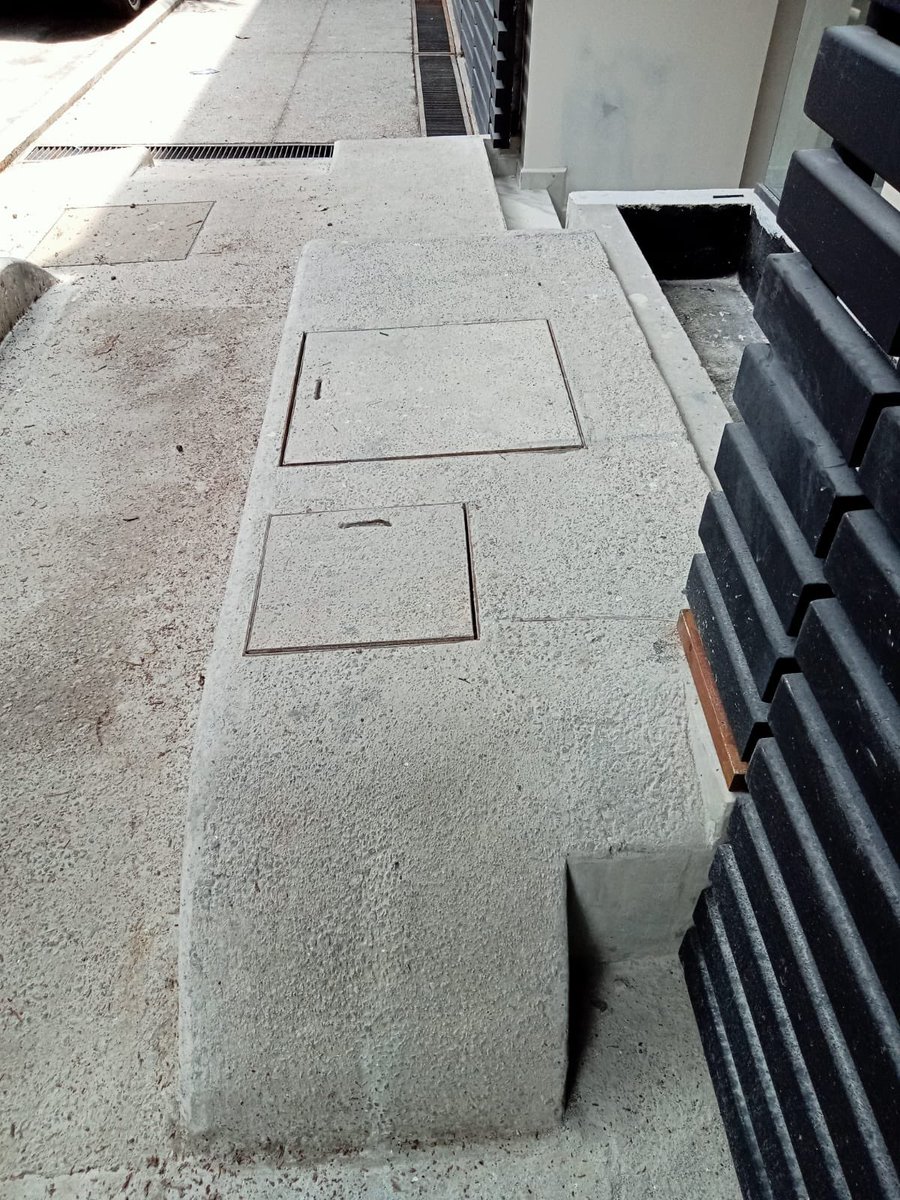 Seg_NapolesDF's tweet image. Texas 99 tiene poco tiempo que se construyó el desarrollo. 
La entrada es totalmente ilegal  no se puede justificar que hayan liberado la ocupación o que la vayan a dar @BJAlcaldia @AccionesBJ @LuisMendozaBJ 
Va en contra de la seguridad de los peatones de @vecinosnapoles