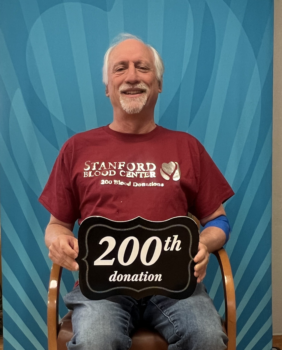 giveblood's tweet image. This #MilestoneMonday, we’re celebrating Aaron's 200th donation. ❤️ Fantastic job, Aaron! 👏 #donateblood #donatebloodsavelives #givebloodSBC