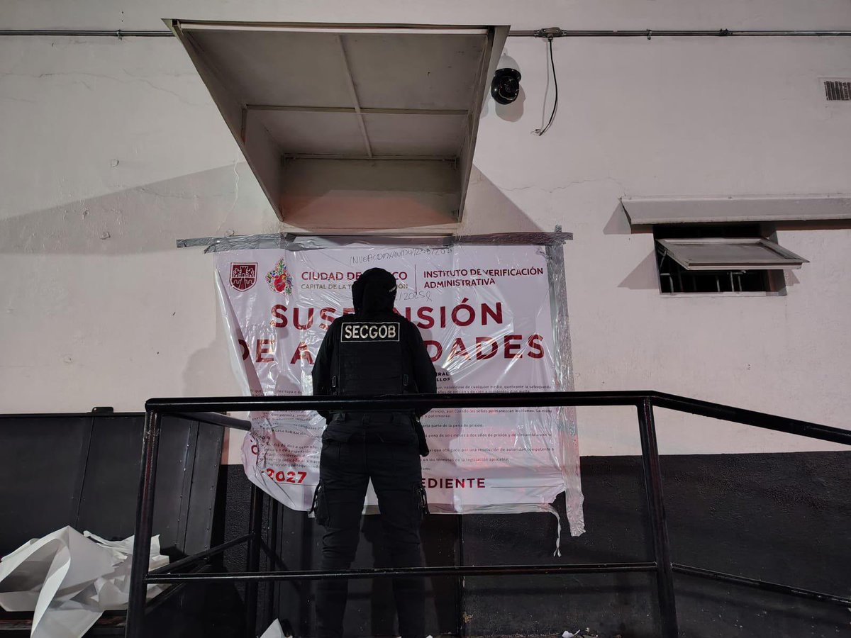 craviotocesar's tweet image. ¡Este fin de semana, el operativo #LaNocheEsDeTodos llevó a cabo verificaciones en la #CapitalDeLaTransformación! 🌃
En respuesta a denuncias ciudadanas, se realizaron 23 visitas a establecimientos en las alcaldías #Cuauhtémoc, #ÁlvaroObregón, #MiguelHidalgo, #BenitoJuárez,…