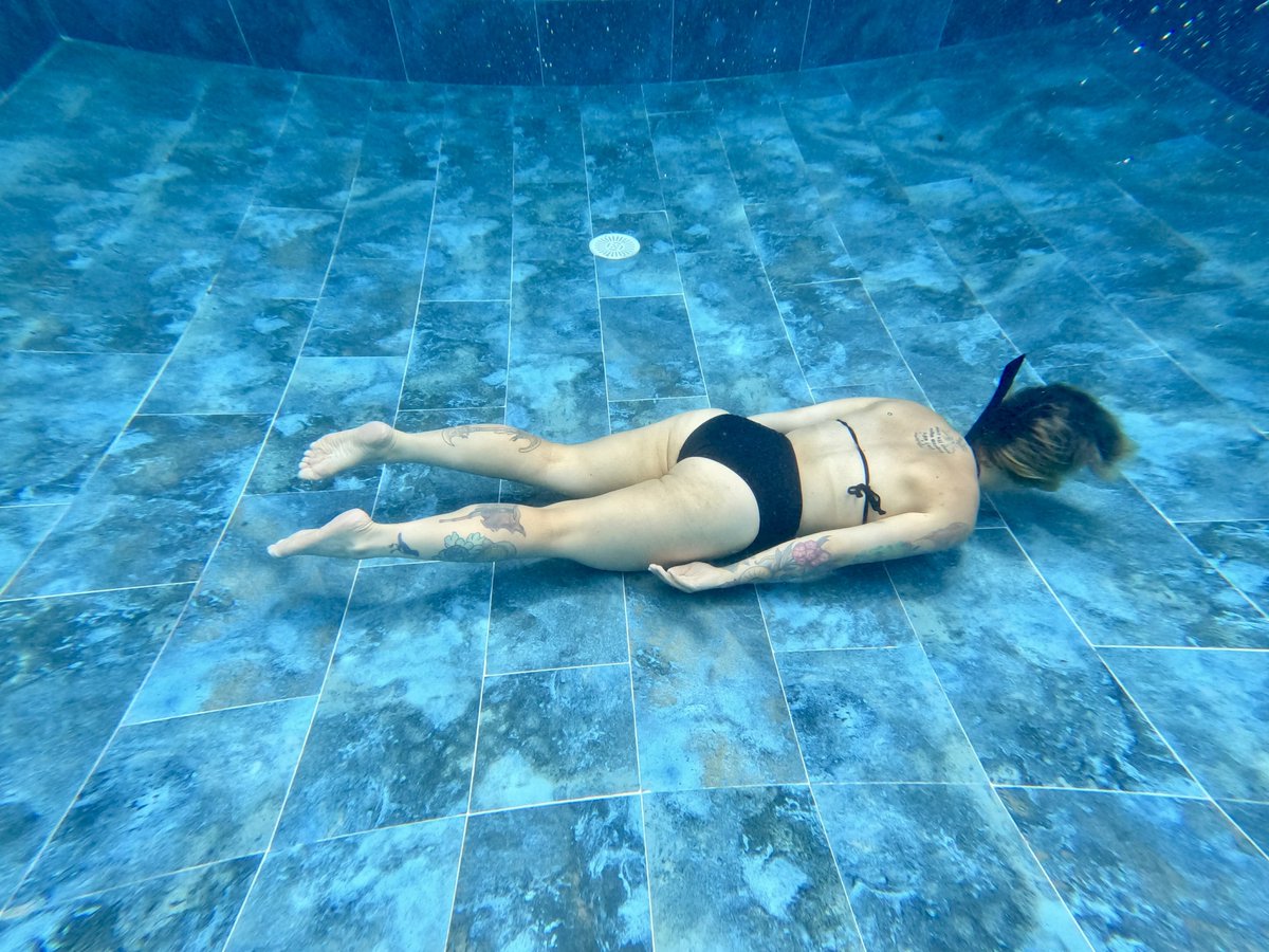 BigRoundLion's tweet image. I’m so good at swimming