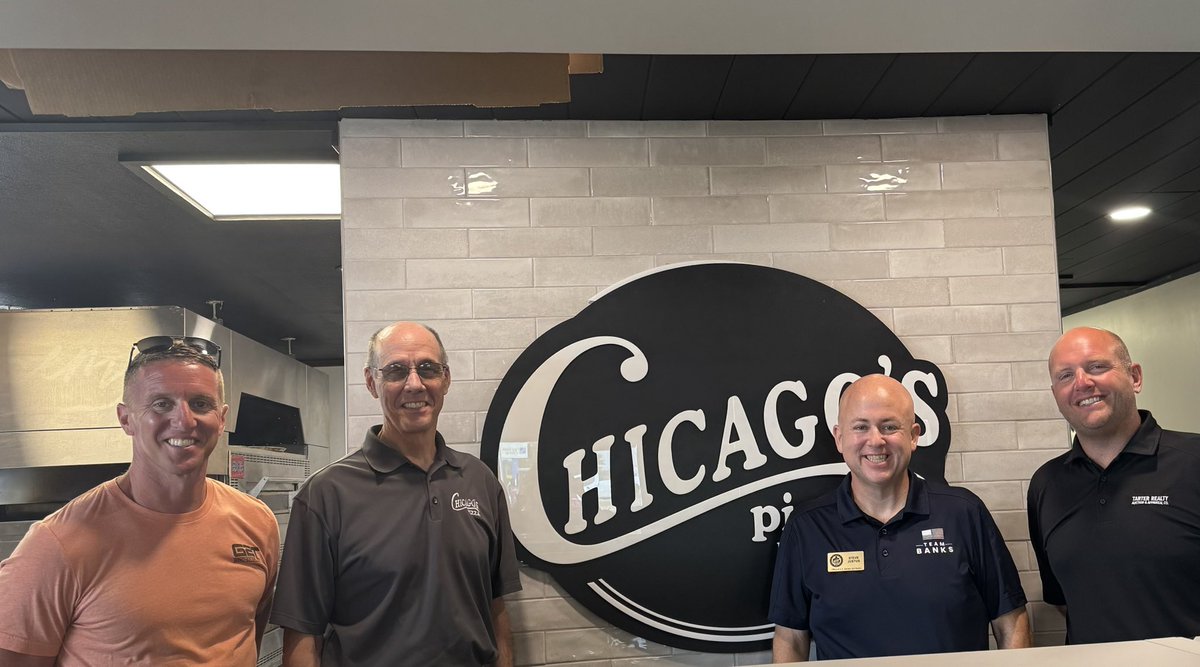 smjustus's tweet image. Good to join in with the @JayChamber while representing @SenatorBanks in the ribbon cutting ceremony of Chicago’s Pizza as they just opened up in Portland, Indiana!