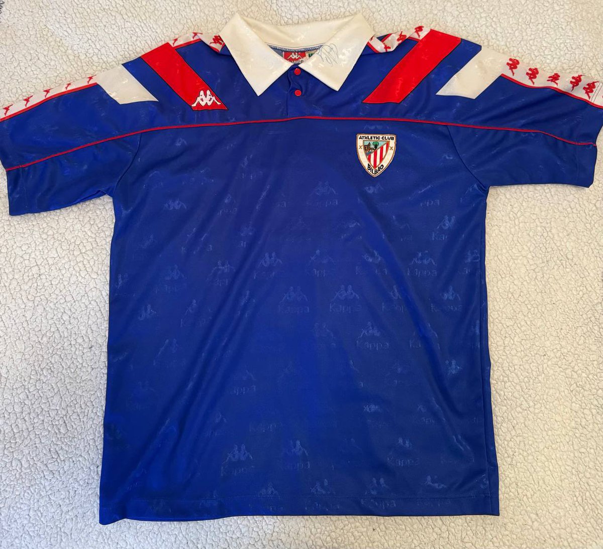 garlotic's tweet photo. 🚨¡SORTEO!🚨

Camiseta del Athletic Club 94/95 visitante‼️😁

Para participar: 
• RT ✅
• Seguir a mi y a @Ctinfo_17 ❤️

🗣️ Para tener el doble de posibilidades mencionar a 1 amigo. 

☘️ El ganador saldrá el viernes 25 de julio por la tarde. https://t.co/OSwvyaaULC