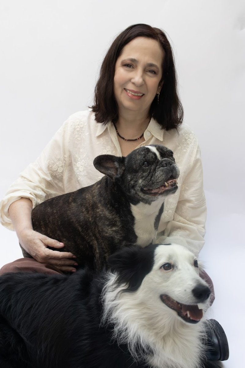 Porque las mascotas nos llenan de alegría el corazón, hoy celebro el Día Mundial del Perro.
En la <a href="/SSC_CDMX/">SSC CDMX</a>, estamos comprometidos con el rescate animal, contamos con la Brigada de Vigilancia Animal que vela por el bienestar de cualquier animalito y promovemos la adopción