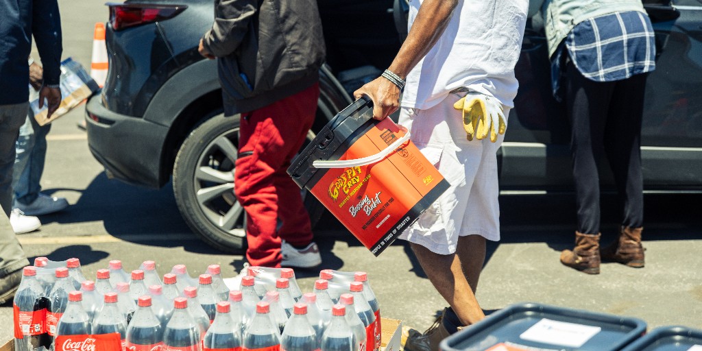 JoyceMeyer's tweet image. When tornadoes tore through St. Louis, we partnered with God’s Pit Crew to deliver Blessing Buckets—filled with essential supplies—to families in desperate need right here in our own backyard.
To everyone who has given to support disaster relief efforts recently: Thank you.…