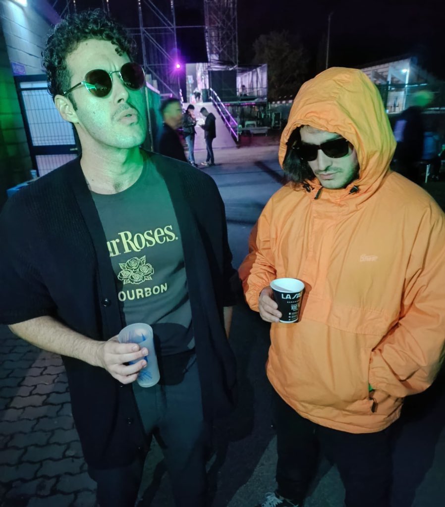 Te vamos a quemar nosotros a ti, pringao.