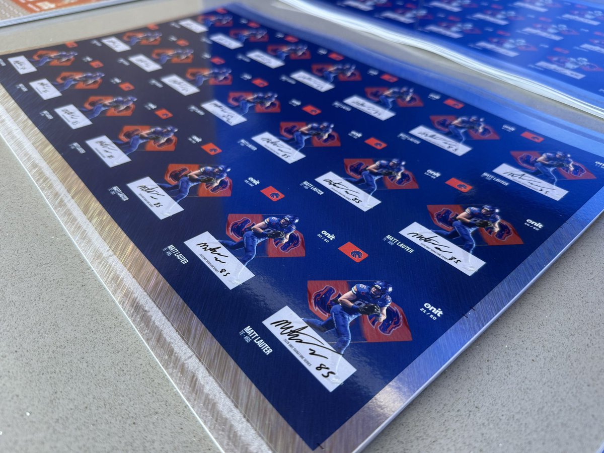 Jay_Tust's tweet image. A little sneak peakโฆ
@onitathlete and @JacksonsStores are teaming up again to produce #BoiseState trading cards.
The list of guys signing special inserts this year:
โข Maddux Madsen
โข Sire Gaines
โข Jayden Virgin-Morgan
โข AโMarion McCoy
โข Marco Notarainni
โข Breezy Dubarโฆ