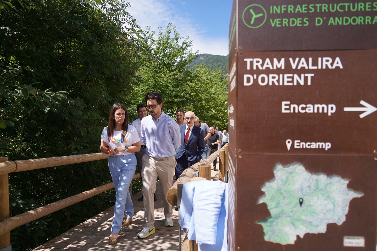 ComuEncamp's tweet photo. 🌿 Encamp guanya un nou camí vora el riu des de Riberaïgues fins el Parc de l’Ossa
🌲Un recorregut pla i accessible de 600 metres per gaudir del paisatge, fer esport o simplement viure la natura
🔗Tota la informació a https://t.co/Hu5MRkItZI https://t.co/u75b2BFQ6k