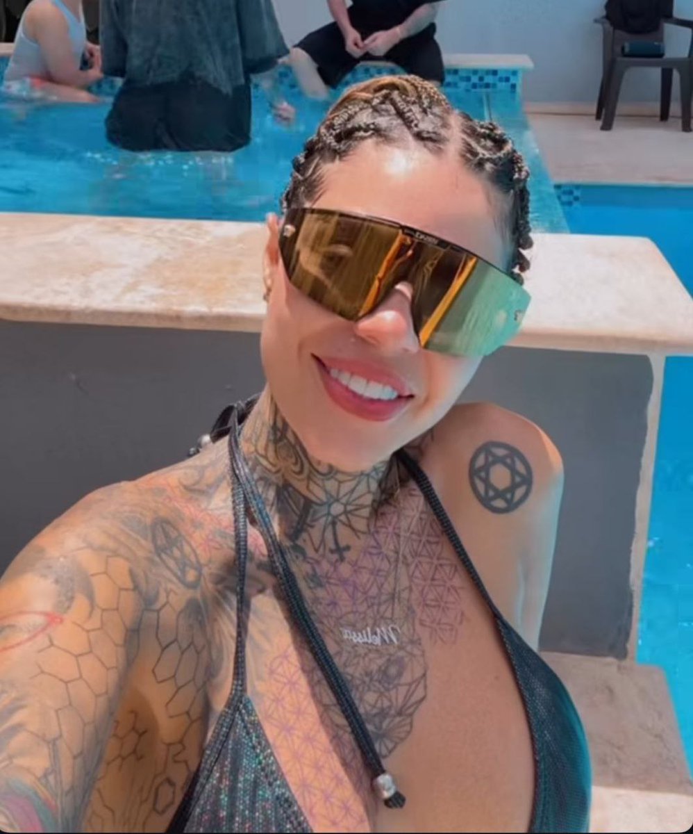 Entiendan algo: mientras Melissa Gate tenga un fandom sólido, ella jamás va a fracasar. Porque pase lo que pase —para bien o para mal— aquí estaremos nosotros, firmes para apoyarla. #PandillaGate #PandillaGateX