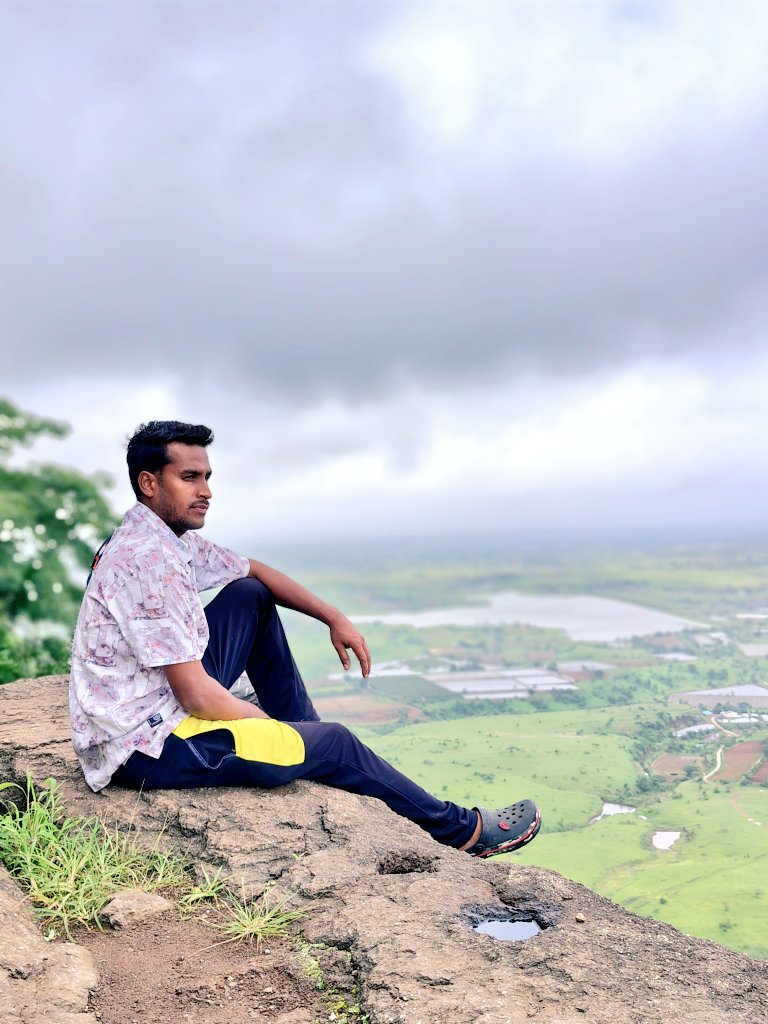 YOHAN KUMAR (@yohankuwar26) on Twitter photo 2 खुशहाली
बेदस्तोपा हूँ आज तो इल्ज़ाम किसको दूँ कल मैंने ही बुना था ये मेरा ही जाल है
3 मजबूर
फिर कोई ख़्वाब देखूँ, कोई आरज़ू करूँ अब ऐ दिले-तबाह तिरा 'क्या खयाल है 2 खुशहाली
बेदस्तोपा हूँ आज तो इल्ज़ाम किसको दूँ कल मैंने ही बुना था ये मेरा ही जाल है
3 मजबूर
फिर कोई ख़्वाब देखूँ, कोई आरज़ू करूँ अब ऐ दिले-तबाह तिरा 'क्या खयाल है