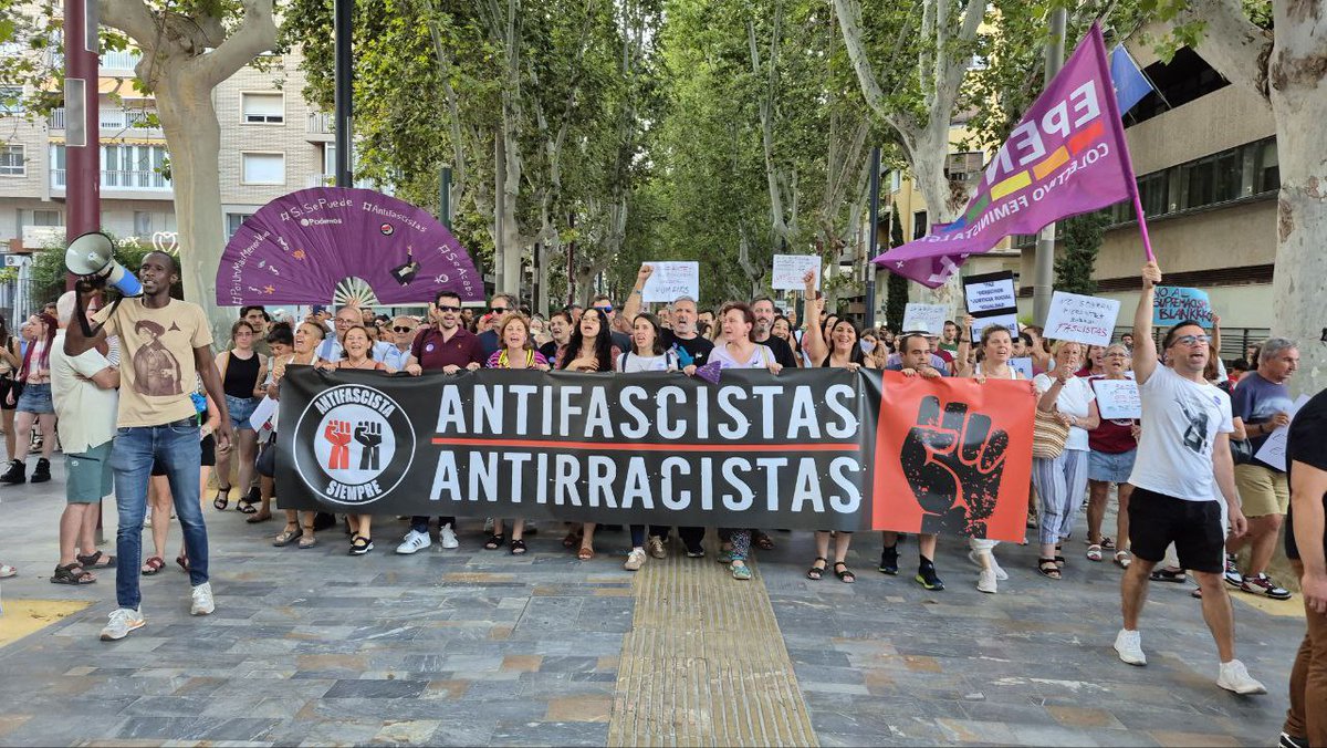 MariaMarinMart's tweet image. ✊️Hoy les hemos demostrado a los nazis que los que sobran de nuestras calles son ellos.