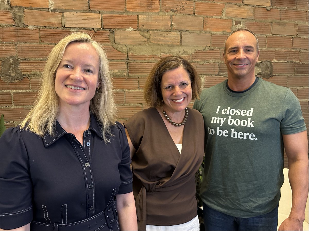 vetstrategies's tweet image. New "Leaders and Legends" podcast (#318) Indiana Education CEOs Claire Fiddian-Green and Maureen Weber art19.com/shows/leaders-…