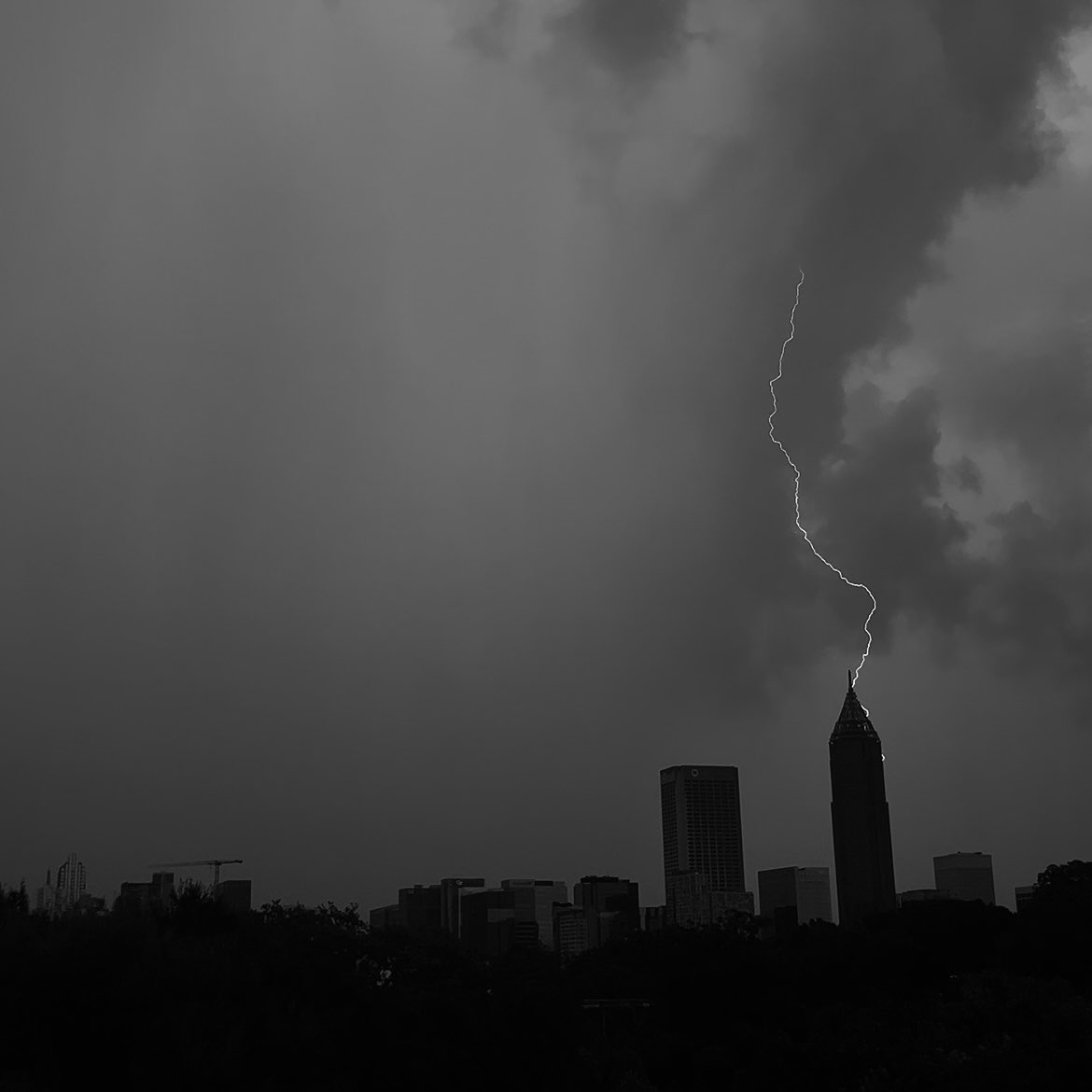 MNeedhamWX's tweet image. Lightning over Atlanta as thunderstorms move through this afternoon. #gawx